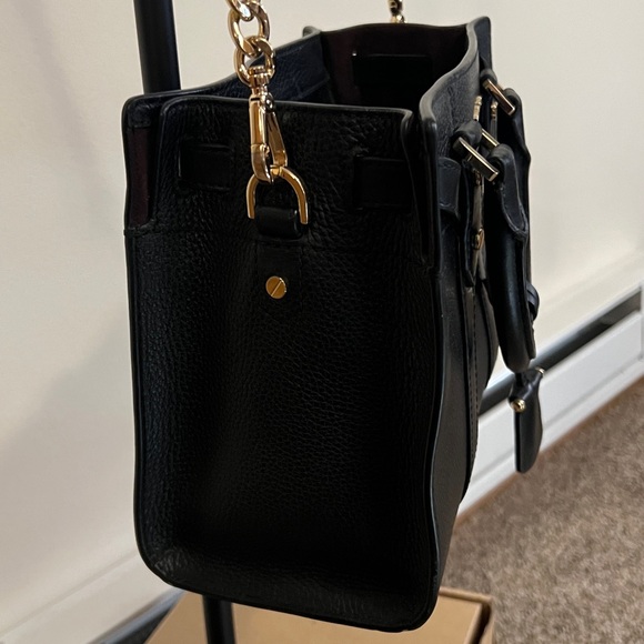 Michael Kors Black Shoulder Bag with Gold Accents / like new - Picture 4 of 11